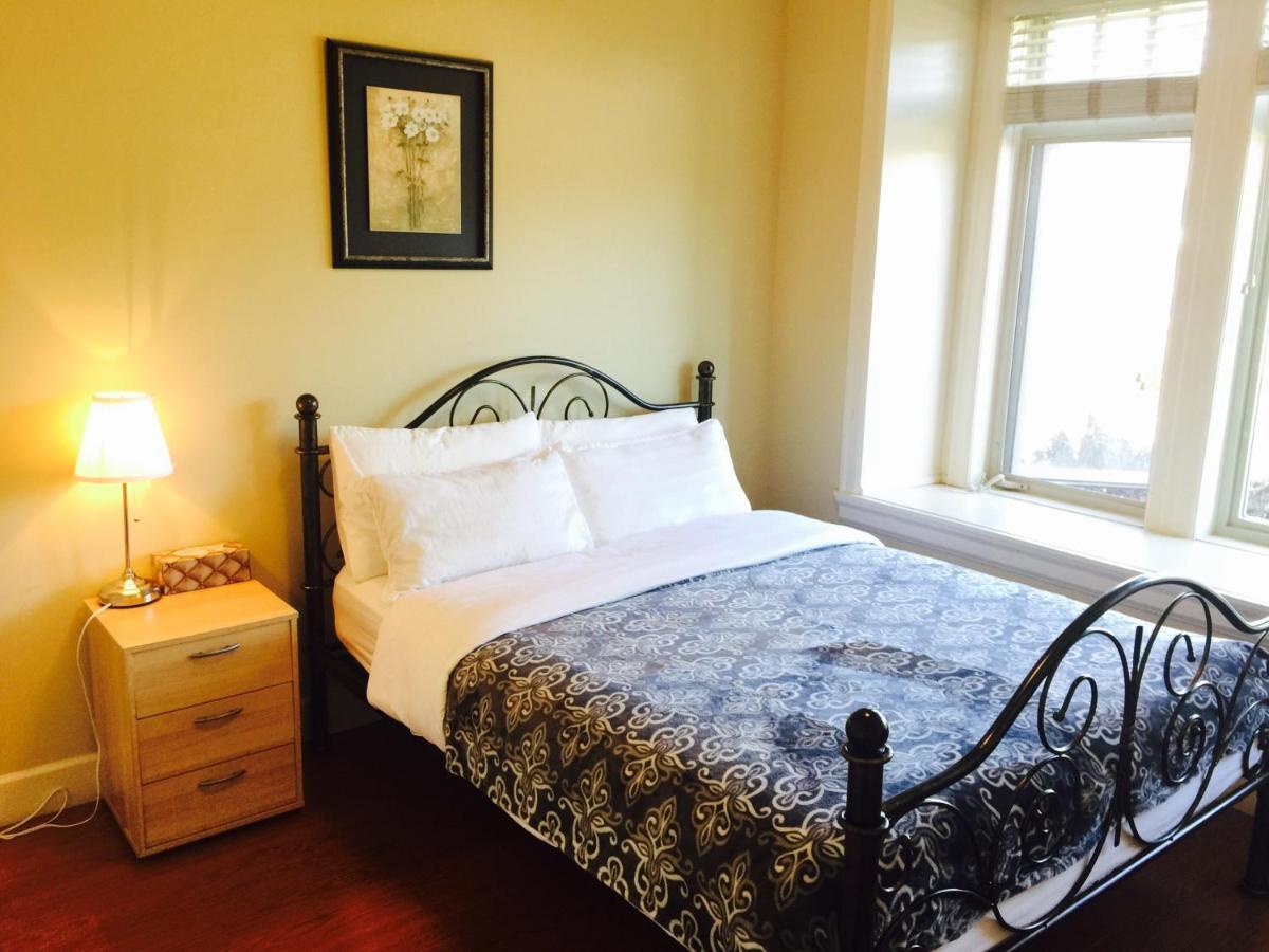 Bed and Breakfast Imperial House Burnaby Esterno foto