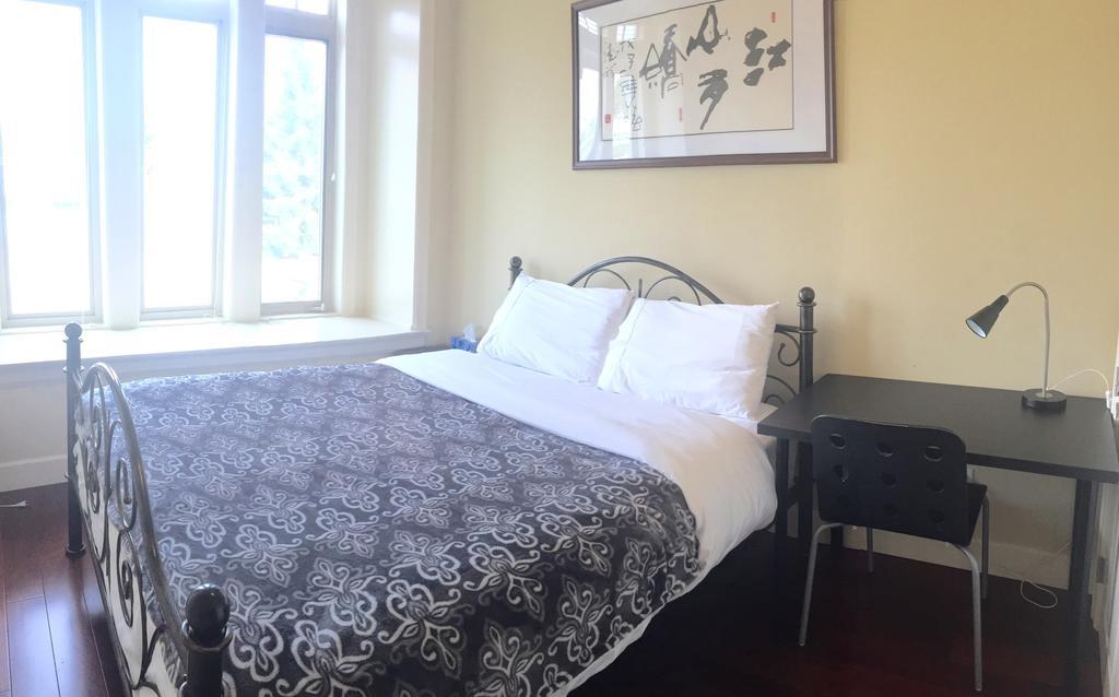 Bed and Breakfast Imperial House Burnaby Esterno foto